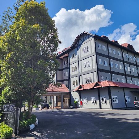 Fathers Guesthouse Age 7 Years Old And Above Only Тана Рата Екстериор снимка