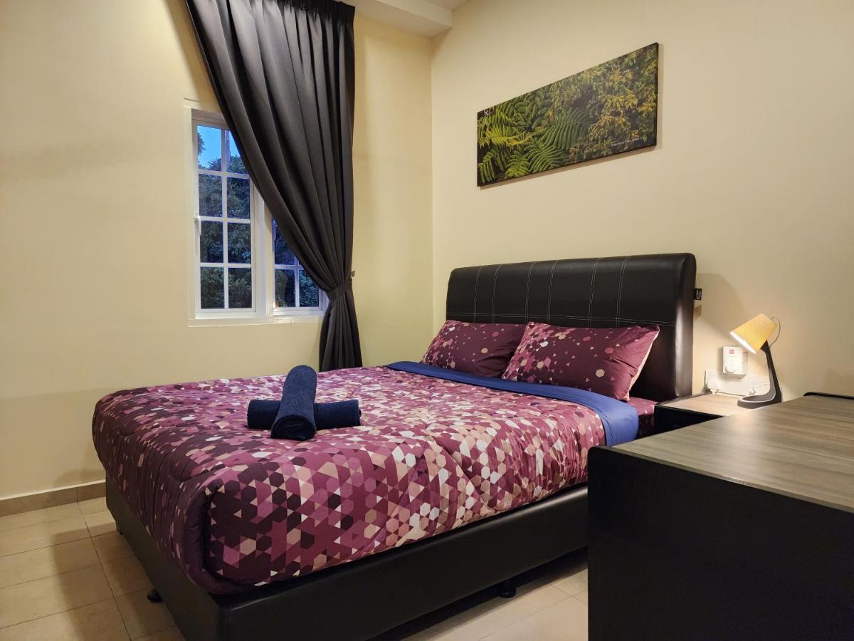 Fathers Guesthouse Age 7 Years Old And Above Only Тана Рата Екстериор снимка