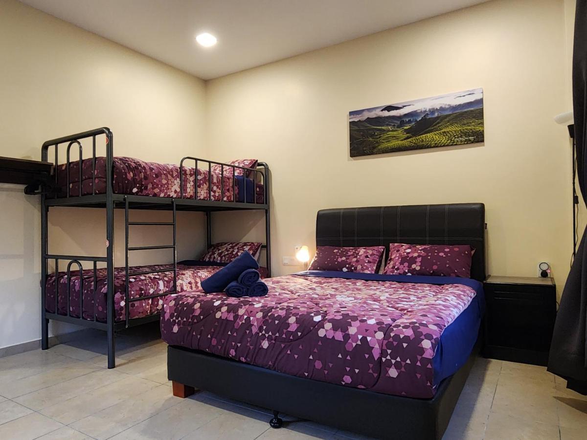 Fathers Guesthouse Age 7 Years Old And Above Only Тана Рата Екстериор снимка
